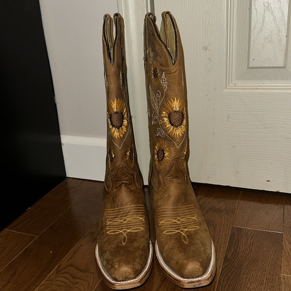 Women’s Brown Leather Cowboy Boots with Sunflower Embroidery Size 9 - Picture 3 of 10